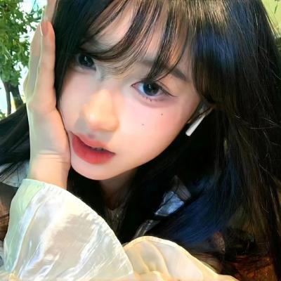 背鸭子的男孩